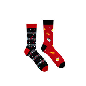 Černo-červené vzorované ponožky Music